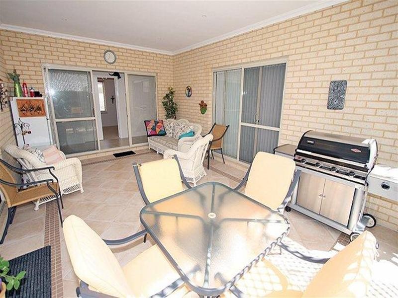 8 Asper Way, Halls Head WA 6210
