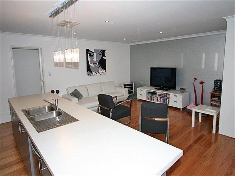 81 Carissa Turn, Halls Head WA 6210