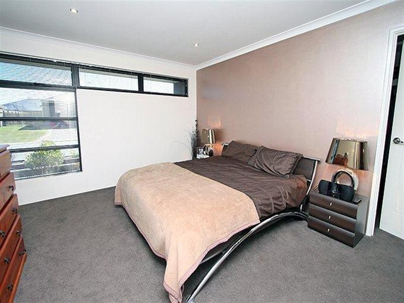 81 Carissa Turn, Halls Head WA 6210