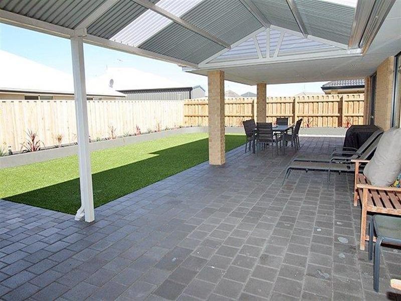 81 Carissa Turn, Halls Head WA 6210