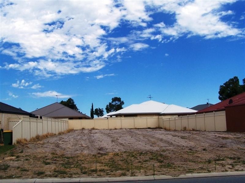 48 RAVENDALE Drive, Dudley Park WA 6210