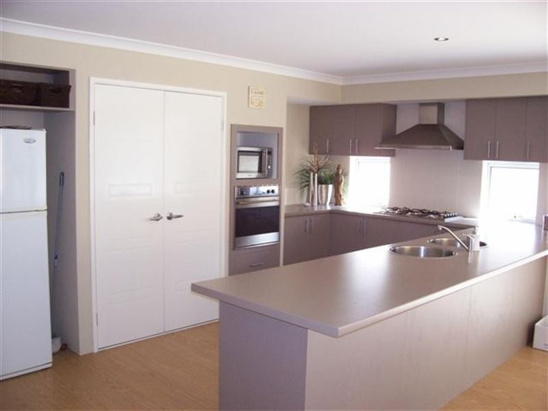 14 Endeavour Circle, Wannanup WA 6210