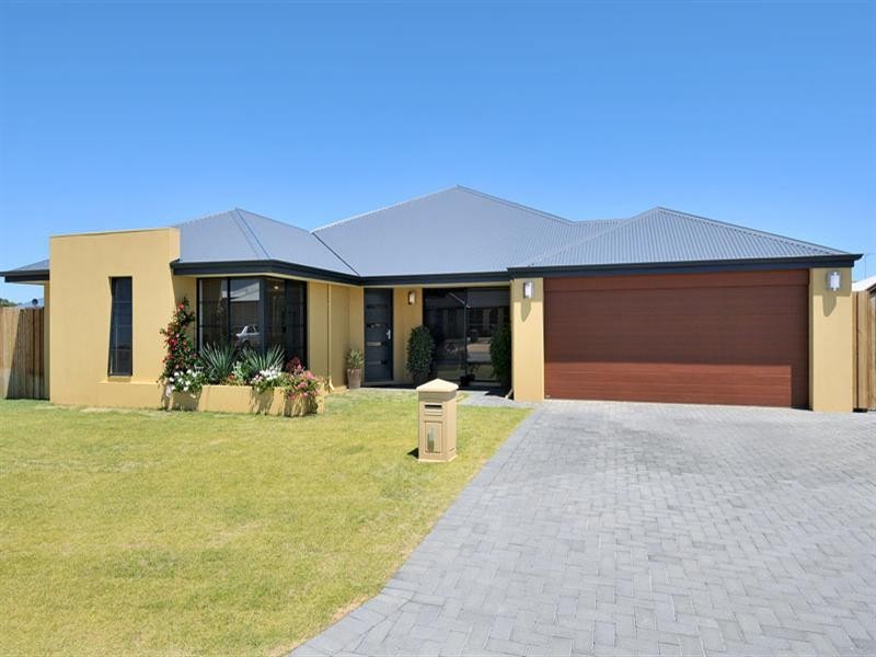 2 Dichondra Pass, Halls Head WA 6210