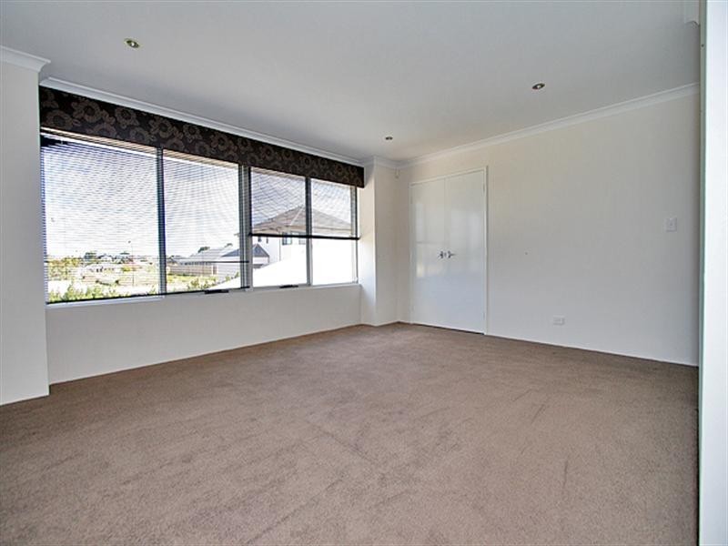 72 Northport Boulevard, Wannanup WA 6210