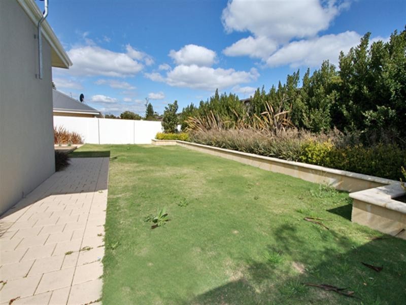 72 Northport Boulevard, Wannanup WA 6210