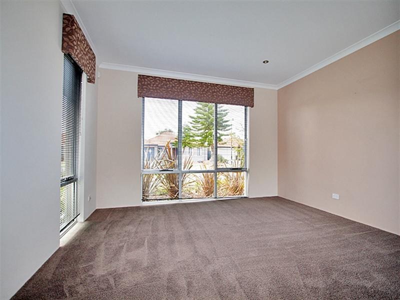 72 Northport Boulevard, Wannanup WA 6210