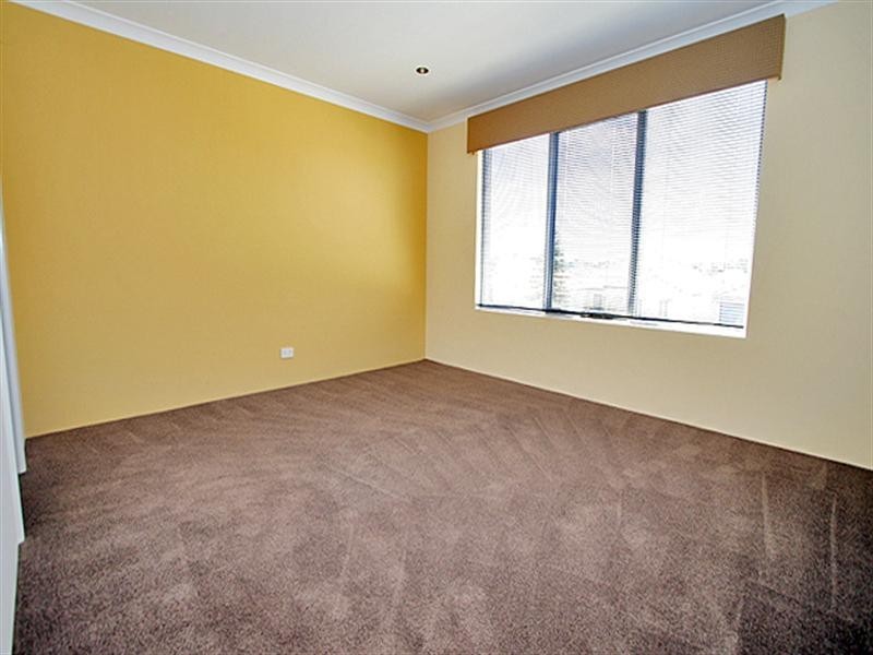 72 Northport Boulevard, Wannanup WA 6210