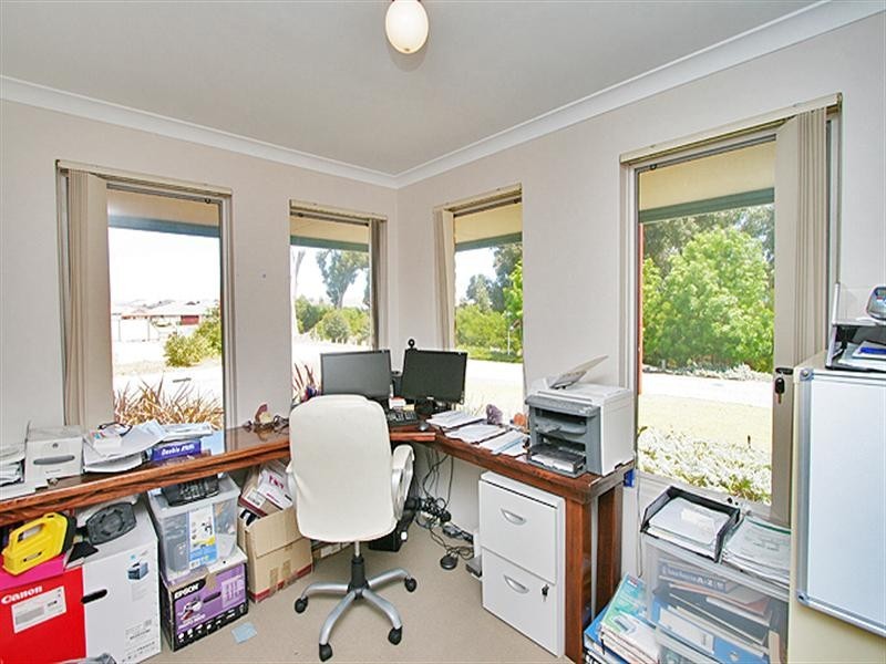 29 Jester Pkwy, Meadow Springs WA 6210