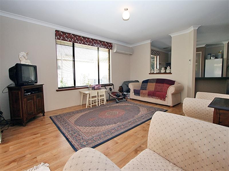 12 Oakdale Close, Halls Head WA 6210