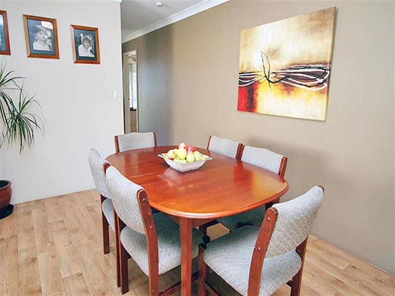 12 Oakdale Close, Halls Head WA 6210