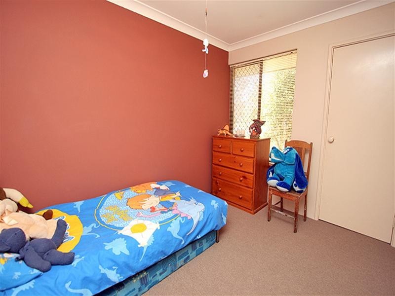 12 Oakdale Close, Halls Head WA 6210