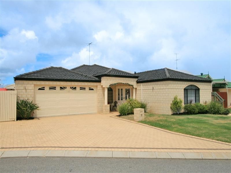 17 Castaway Cove, Halls Head WA 6210
