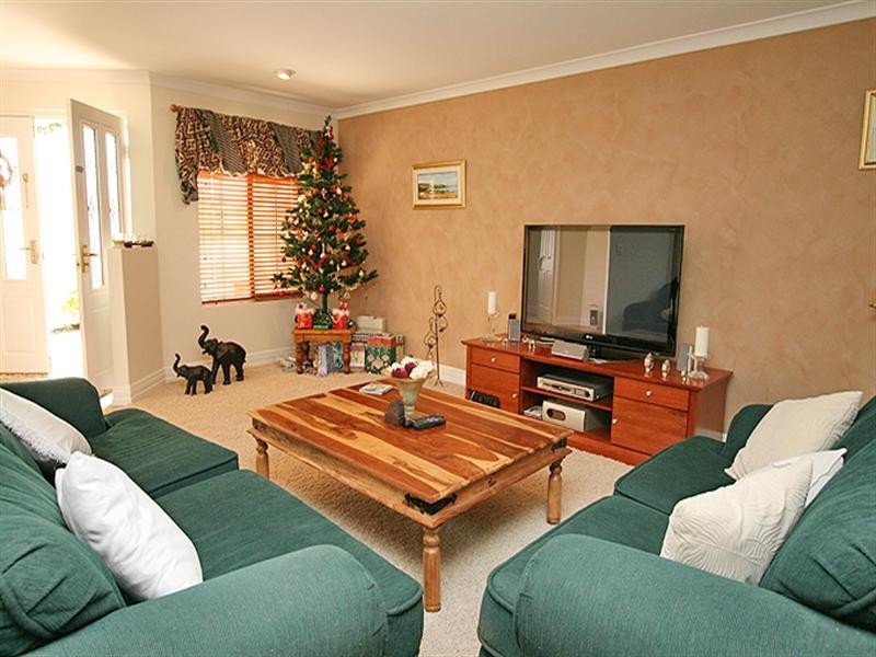 17 Castaway Cove, Halls Head WA 6210