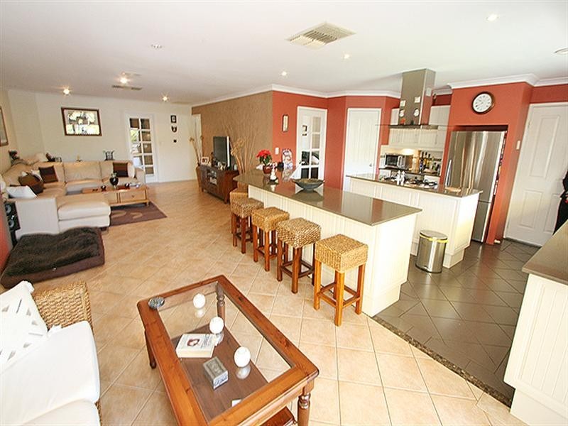 17 Castaway Cove, Halls Head WA 6210