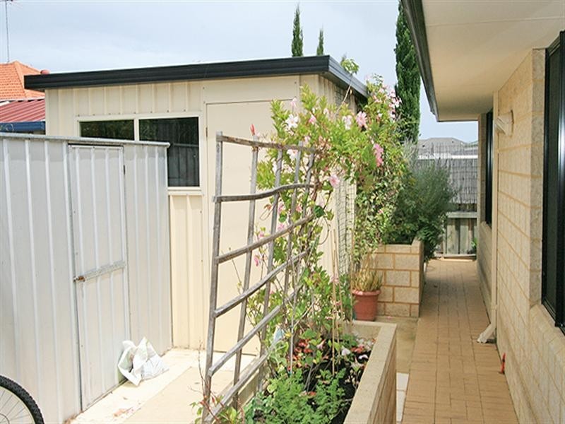 17 Castaway Cove, Halls Head WA 6210