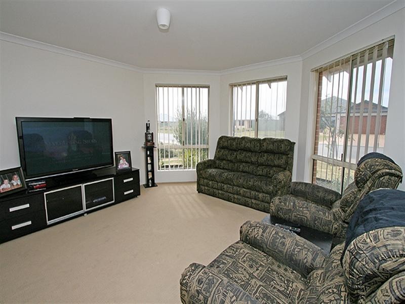 41 Bibbulmun Meander, Ravenswood WA 6208