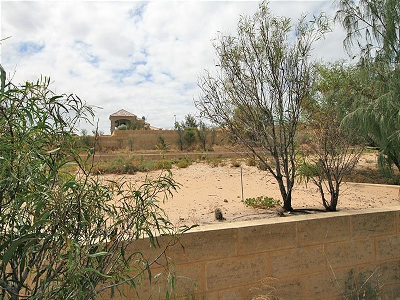 26 Southport Boulevard, Halls Head WA 6210