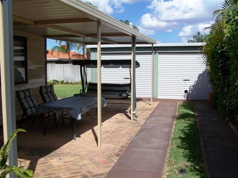 62 KOOKERBROOK Street, Dudley Park WA 6210