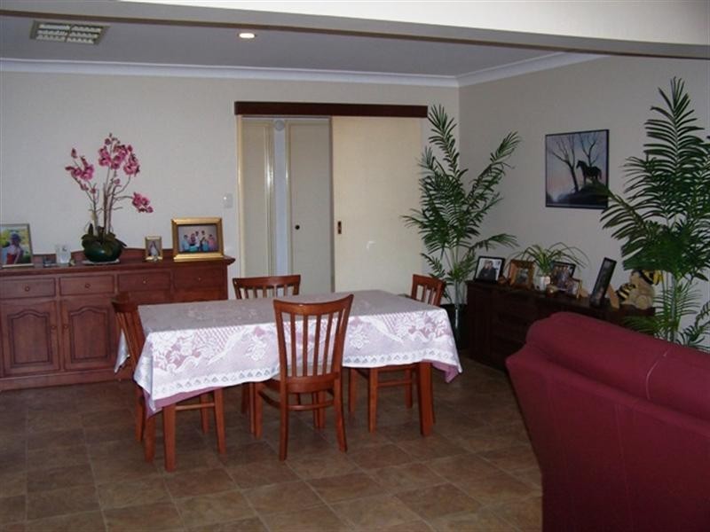 62 KOOKERBROOK Street, Dudley Park WA 6210