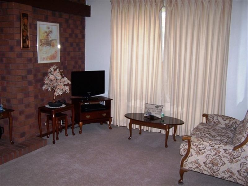 62 KOOKERBROOK Street, Dudley Park WA 6210