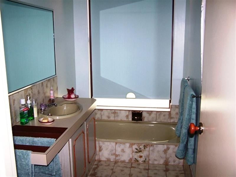 62 KOOKERBROOK Street, Dudley Park WA 6210