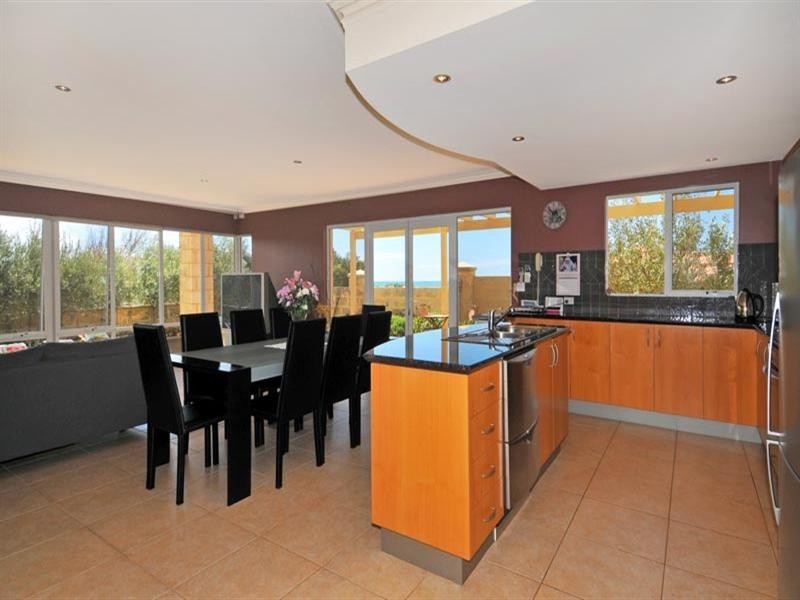 22 Alexis Circle, Wannanup WA 6210