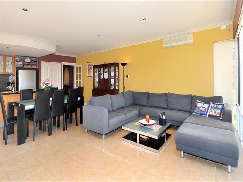 22 Alexis Circle, Wannanup WA 6210