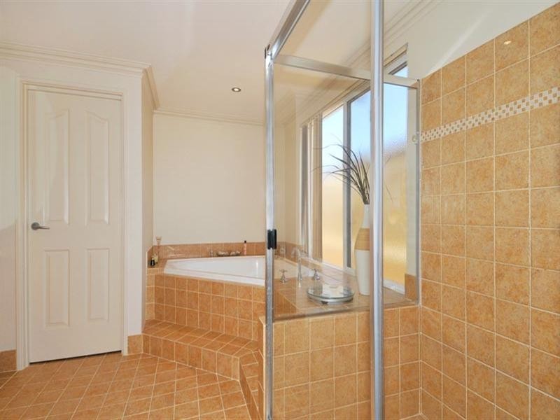 22 Alexis Circle, Wannanup WA 6210