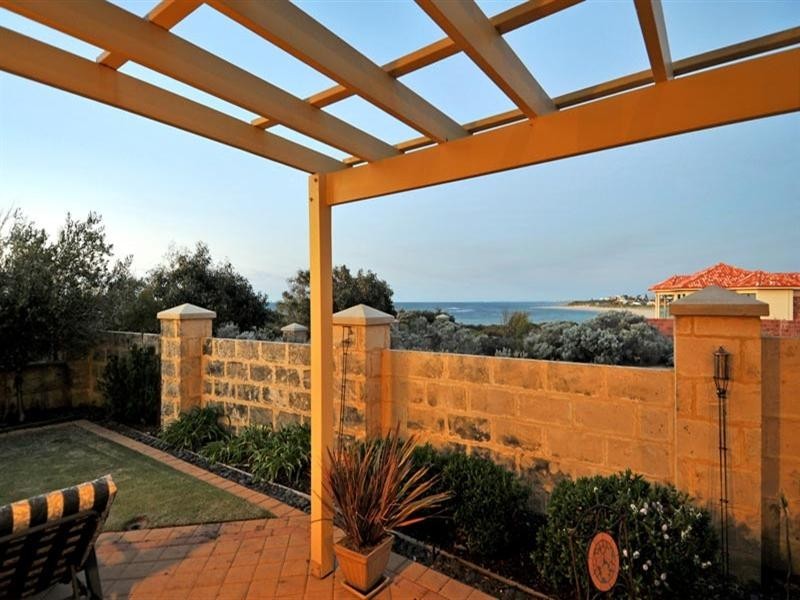 22 Alexis Circle, Wannanup WA 6210