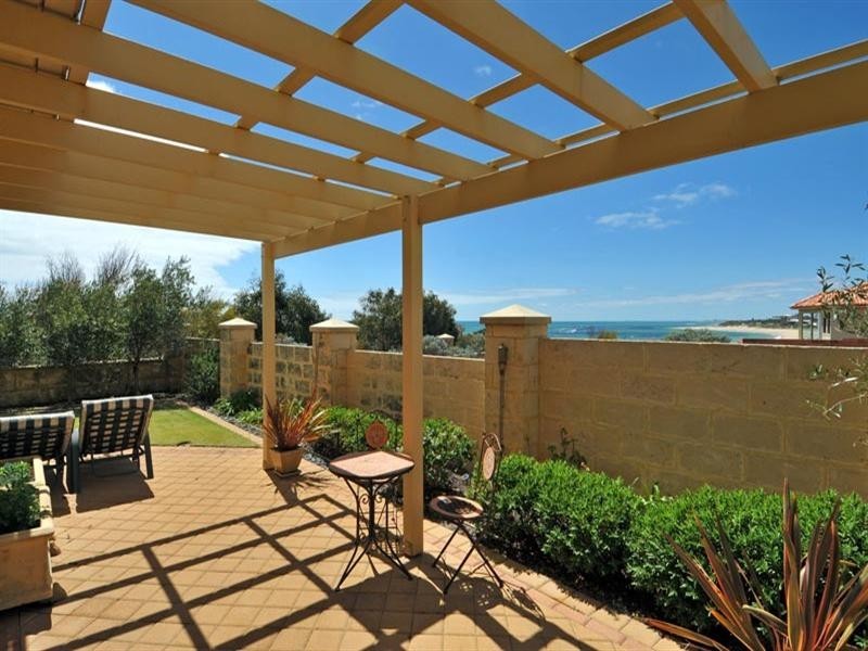 22 Alexis Circle, Wannanup WA 6210