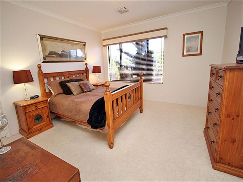 10 Capricorn Mews, Halls Head WA 6210