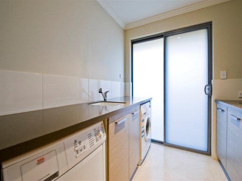 24 Honeymyrtle Grange, Halls Head WA 6210