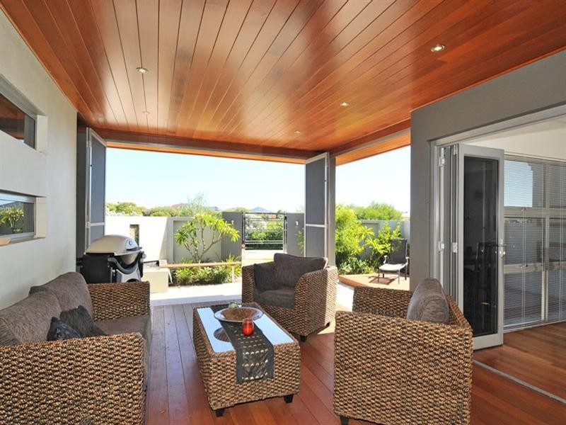 24 Honeymyrtle Grange, Halls Head WA 6210