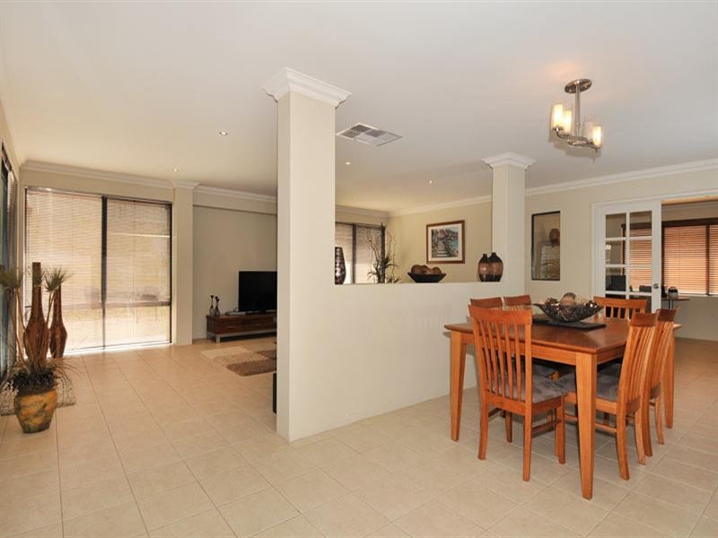 5 Myalla Pass, Lakelands WA 6180