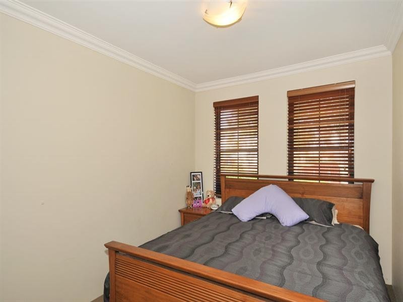 5 Myalla Pass, Lakelands WA 6180