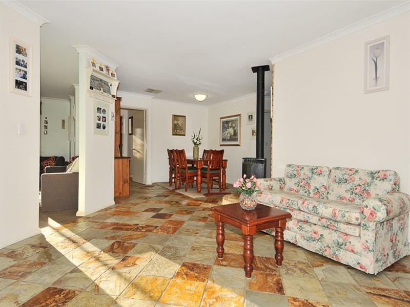 13 Amulla Court, Halls Head WA 6210