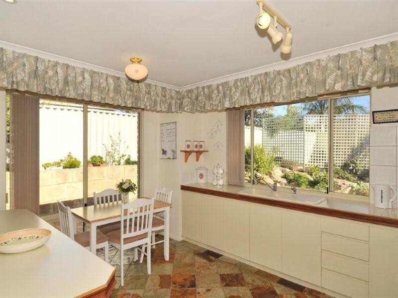 13 Amulla Court, Halls Head WA 6210