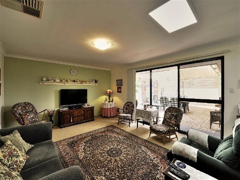 65 LESLIE Street, Dudley Park WA 6210