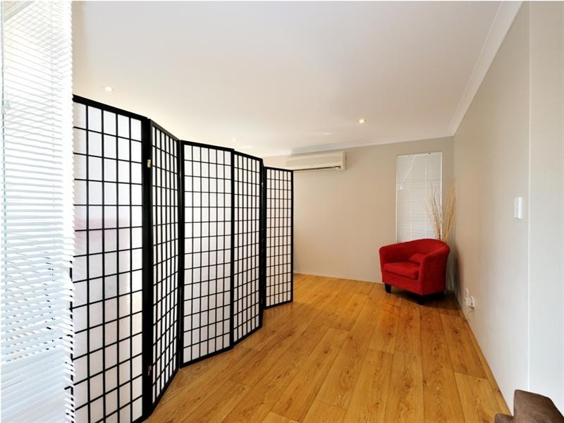 129 Peelwood Parade, Halls Head WA 6210