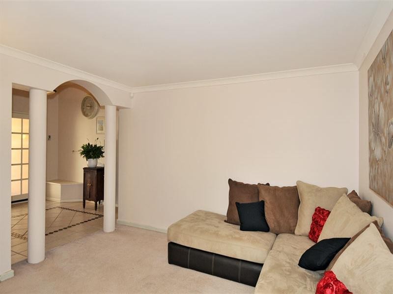 24 Oaklands Avenue, Halls Head WA 6210