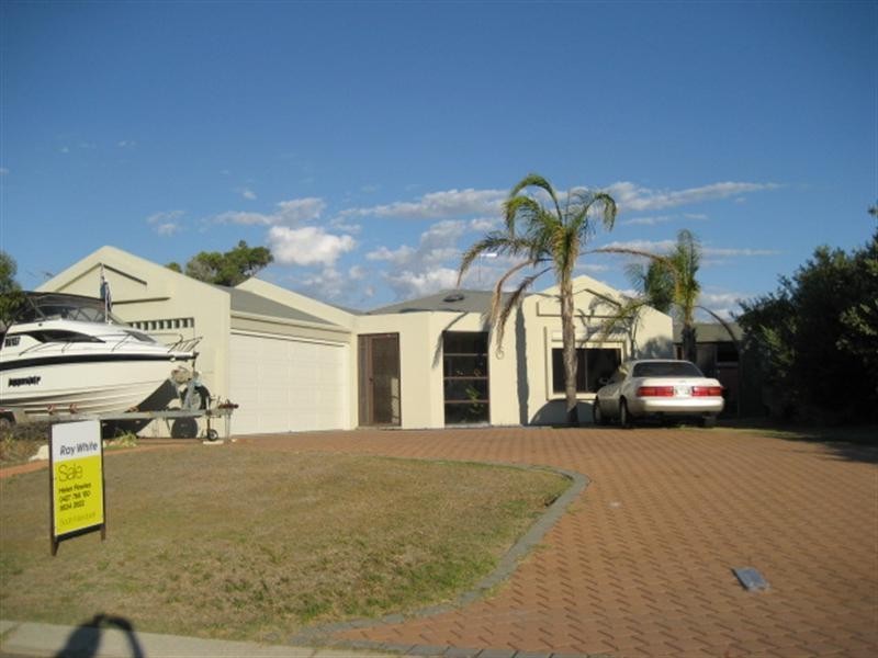 6 Peron Place, San Remo WA 6210