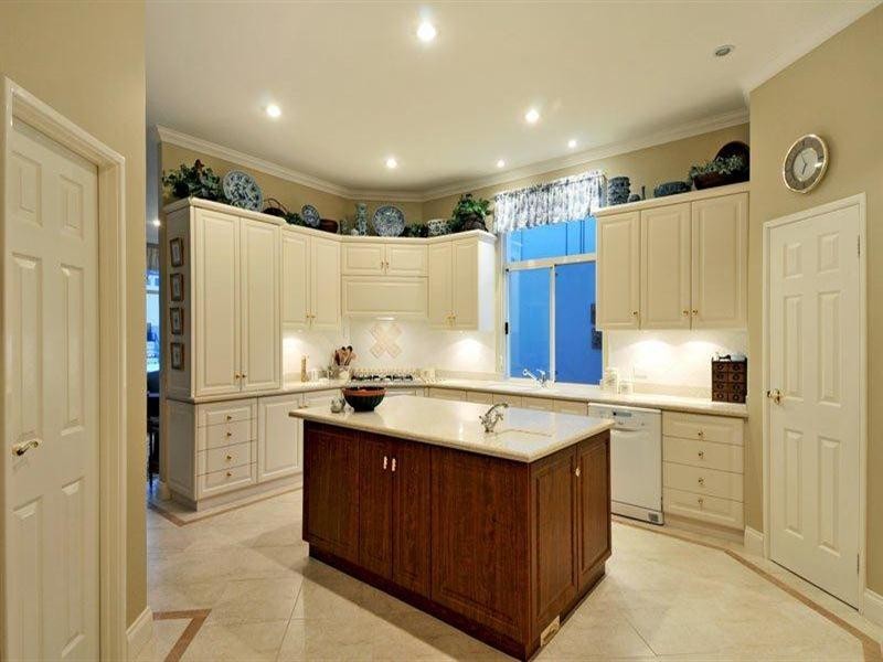 16 Baudin Way, Wannanup WA 6210