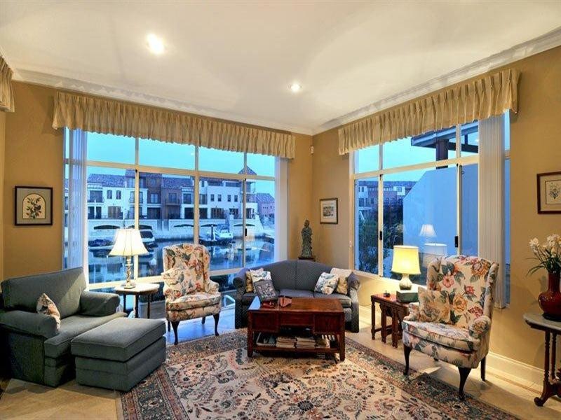 16 Baudin Way, Wannanup WA 6210