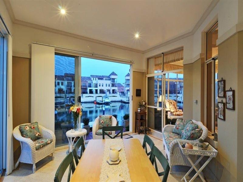 16 Baudin Way, Wannanup WA 6210