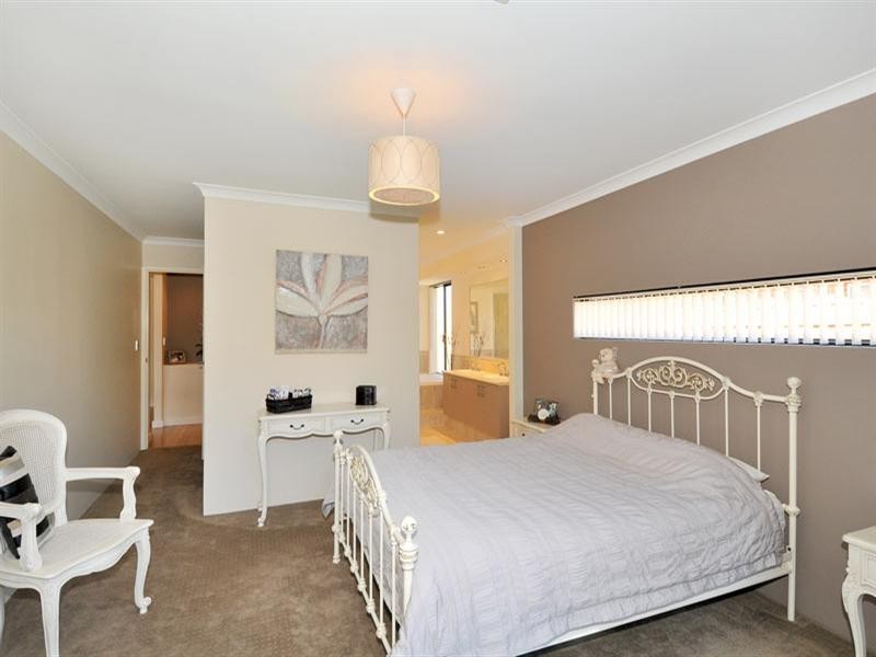 70 Carissa Turn, Halls Head WA 6210