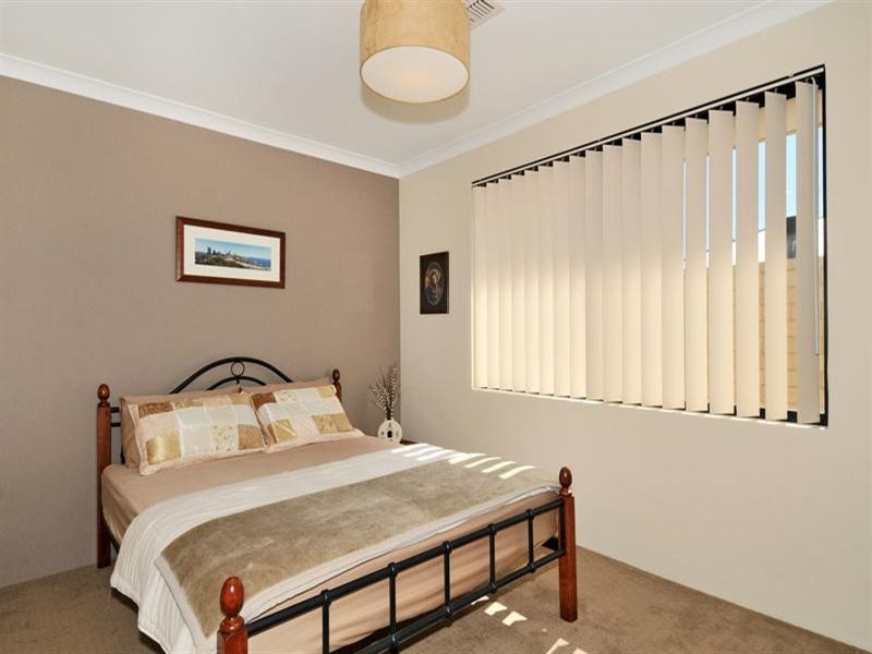 70 Carissa Turn, Halls Head WA 6210