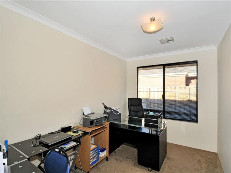 70 Carissa Turn, Halls Head WA 6210