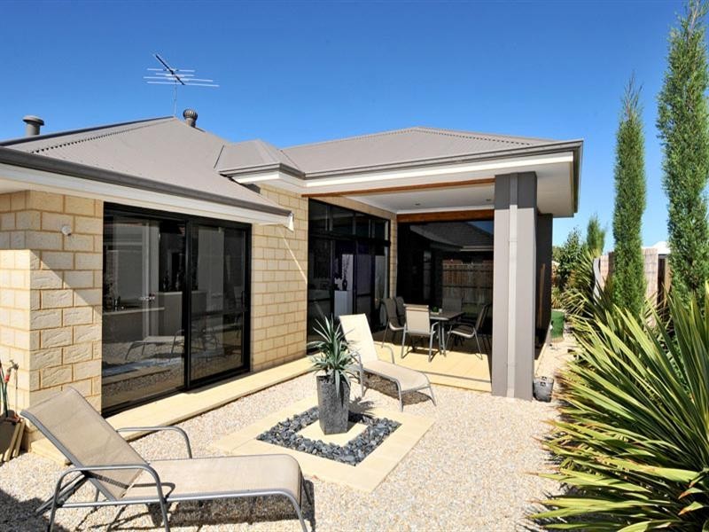 70 Carissa Turn, Halls Head WA 6210