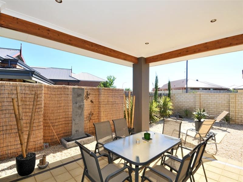 70 Carissa Turn, Halls Head WA 6210