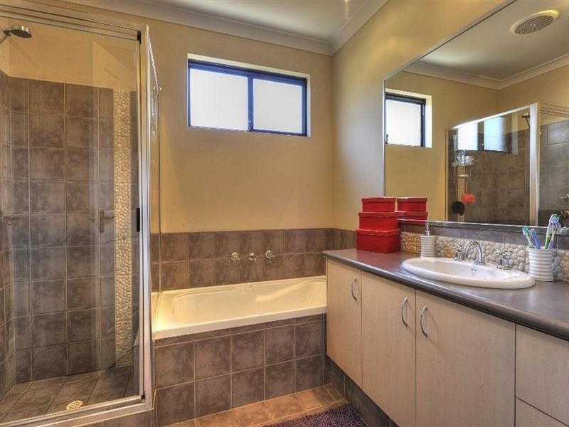 4 ANNIE Place, Mandurah WA 6210